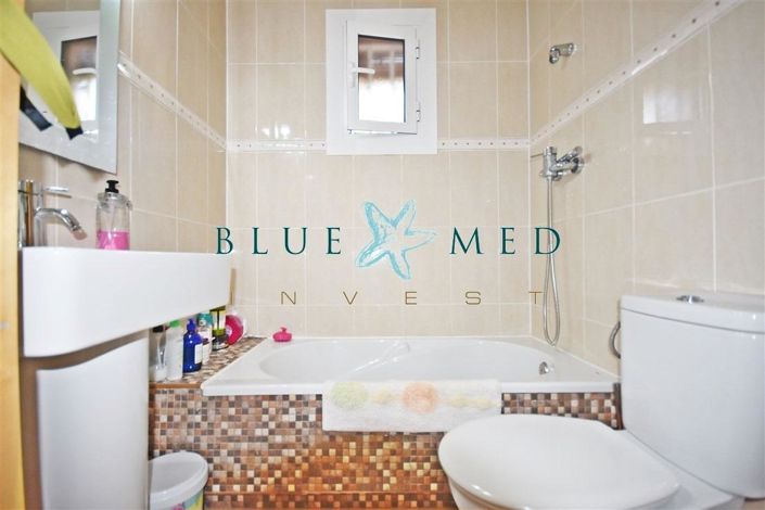 Image No.18-2 Bed House for sale