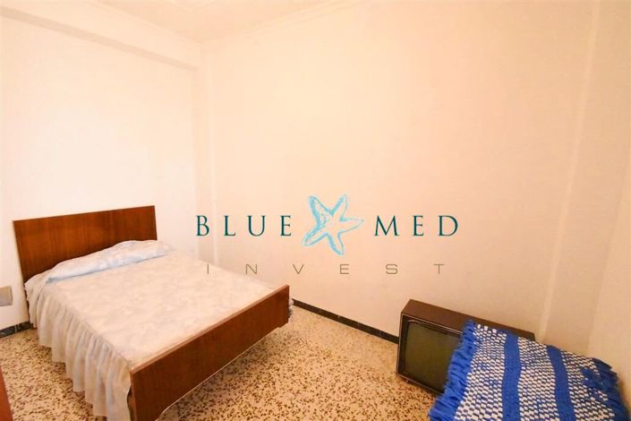 Image No.11-6 Bed Property for sale