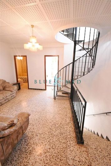 Image No.20-6 Bed Property for sale