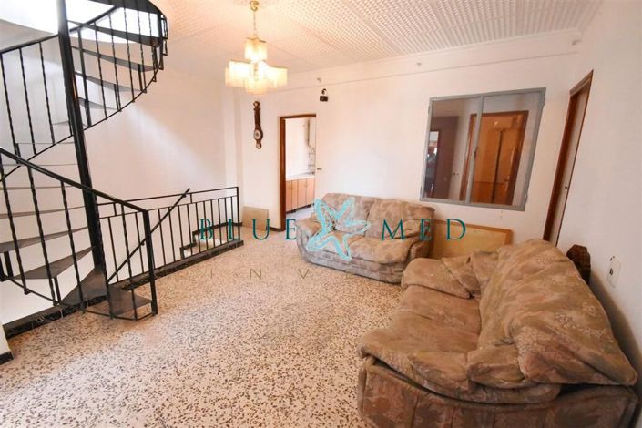 Image No.26-6 Bed Property for sale