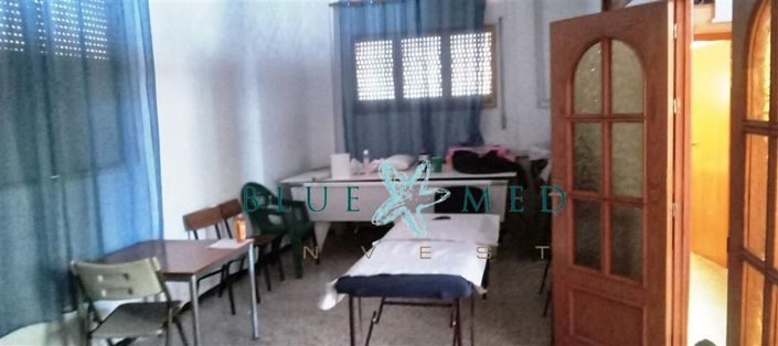 Image No.33-6 Bed Property for sale