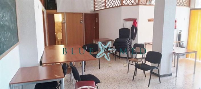 Image No.37-6 Bed Property for sale