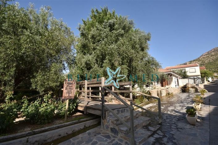 Image No.45-6 Bed Property for sale