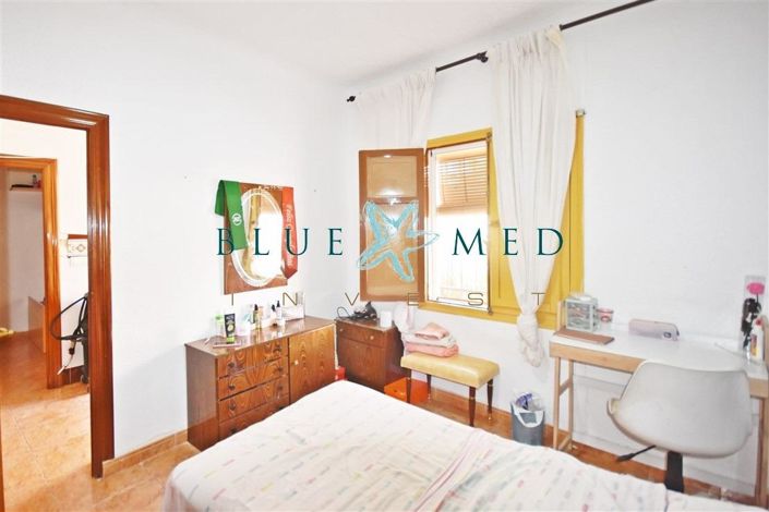 Image No.10-4 Bed Flat for sale