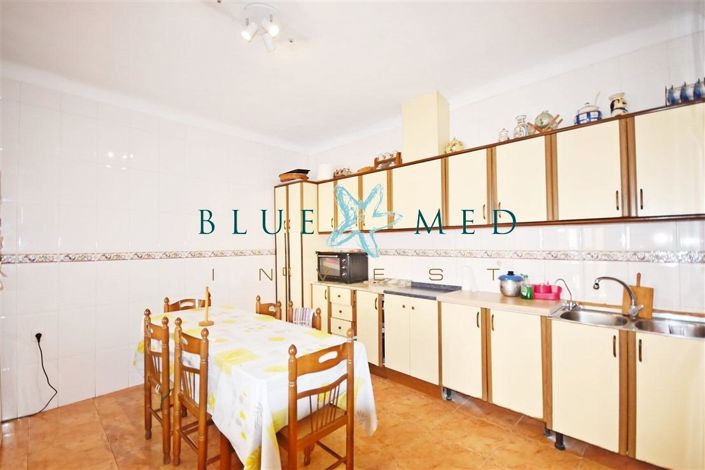 Image No.4-4 Bed Flat for sale