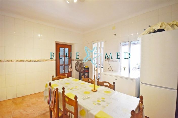 Image No.6-4 Bed Flat for sale