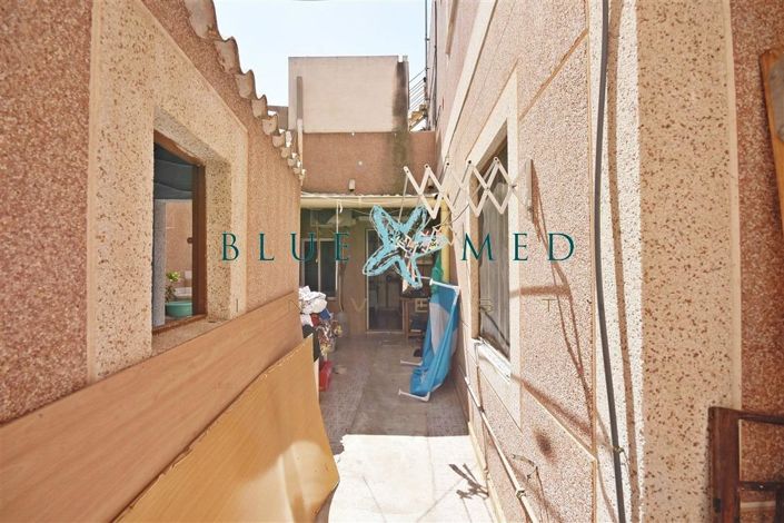 Image No.8-4 Bed Flat for sale