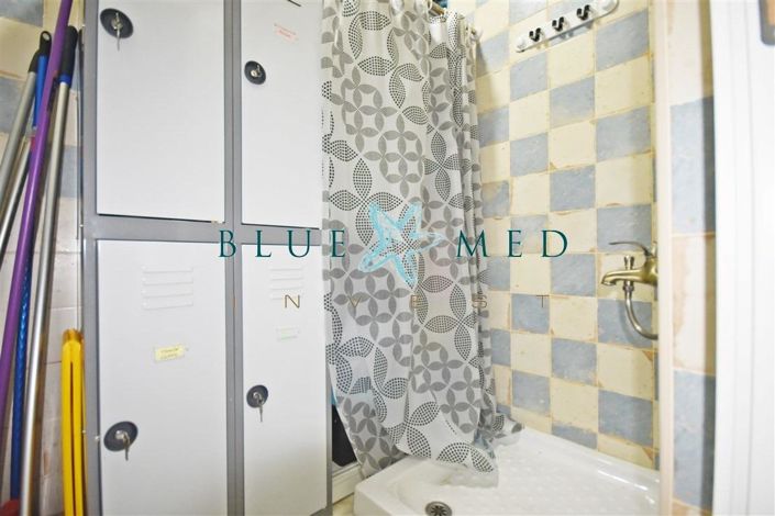 Image No.12-1 Bed Property for sale