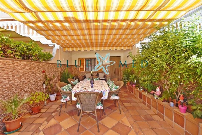 Image No.1-5 Bed Property for sale