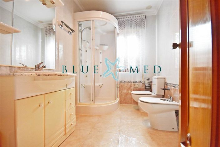 Image No.24-3 Bed House for sale