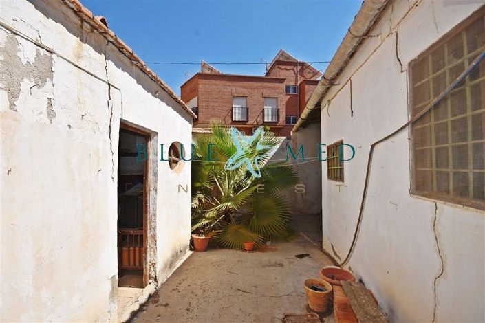 Image No.7-4 Bed House for sale