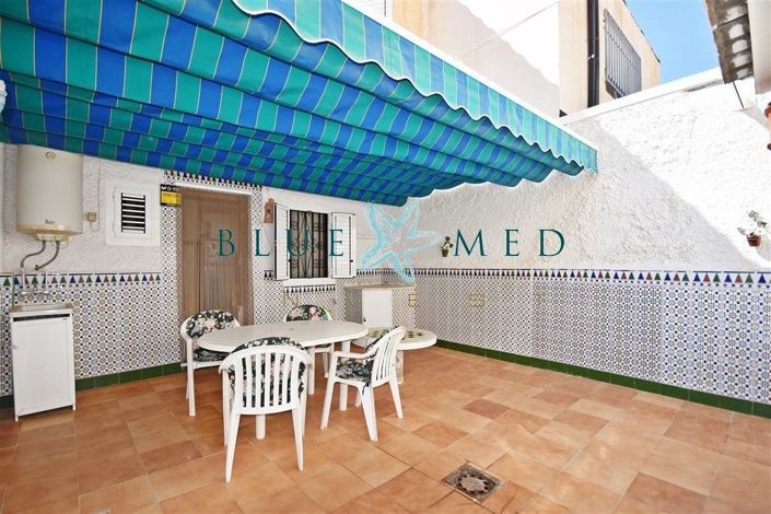 Image No.12-4 Bed Property for sale