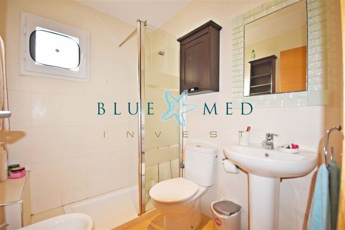 Image No.22-3 Bed Flat for sale