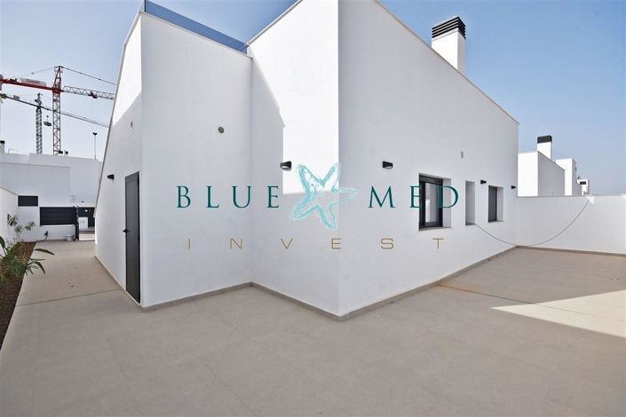 Image No.3-3 Bed Villa for sale