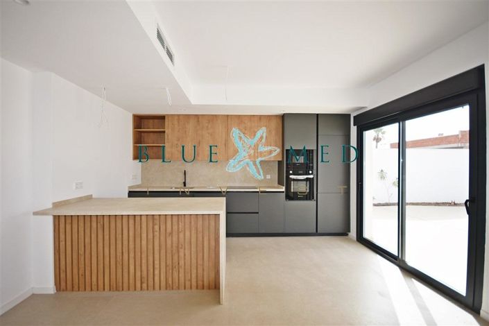 Image No.7-3 Bed Villa for sale