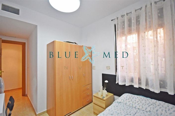 Image No.19-3 Bed Flat for sale