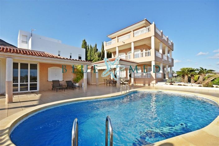 Image No.1-Villa de 6 chambres à vendre à Bolnuevo