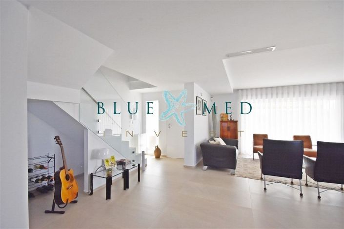 Image No.11-3 Bed Villa for sale