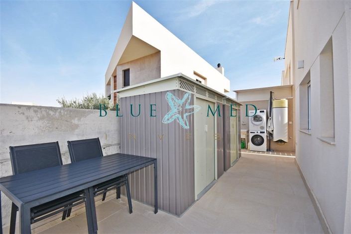 Image No.29-3 Bed Villa for sale