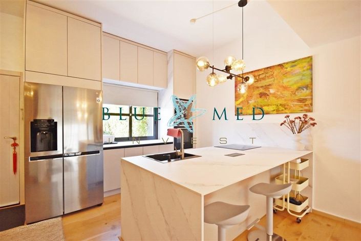 Image No.11-3 Bed House for sale