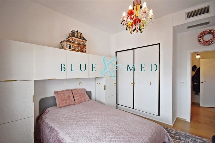 Image No.15-3 Bed House for sale