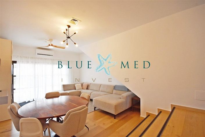 Image No.8-3 Bed House for sale