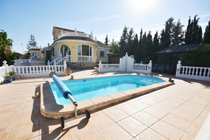 Image No.10-3 Bed Villa for sale