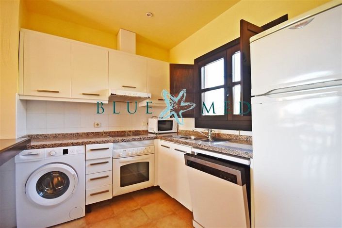 Image No.8-2 Bed House for sale