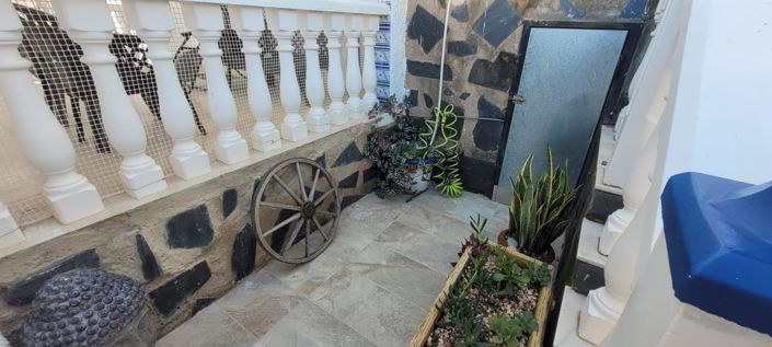 Image No.4-2 Bed House for sale