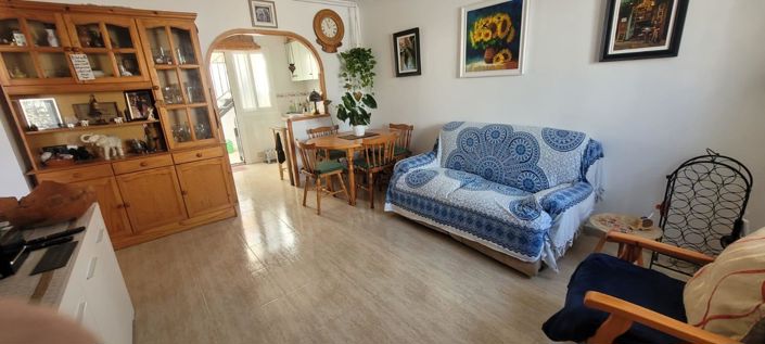 Image No.8-2 Bed House for sale