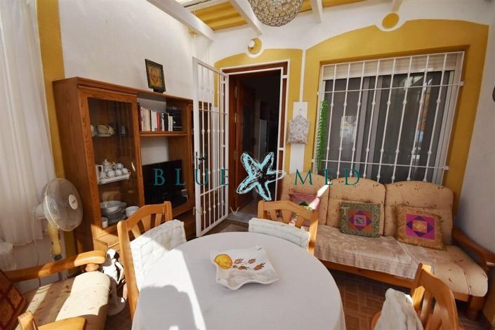 Image No.8-2 Bed House for sale