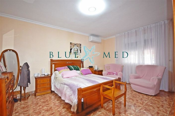 Image No.6-5 Bed Villa for sale