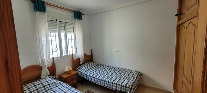 Image No.11-2 Bed House for sale