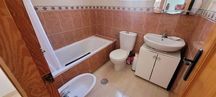 Image No.14-2 Bed House for sale