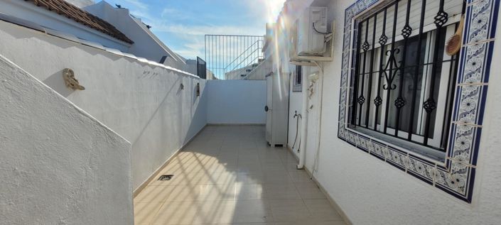 Image No.20-2 Bed House for sale