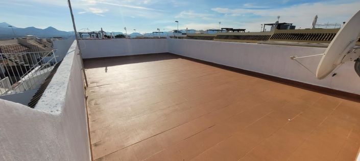 Image No.23-2 Bed House for sale