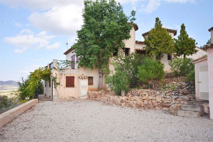 Image No.1-3 Bed Villa for sale