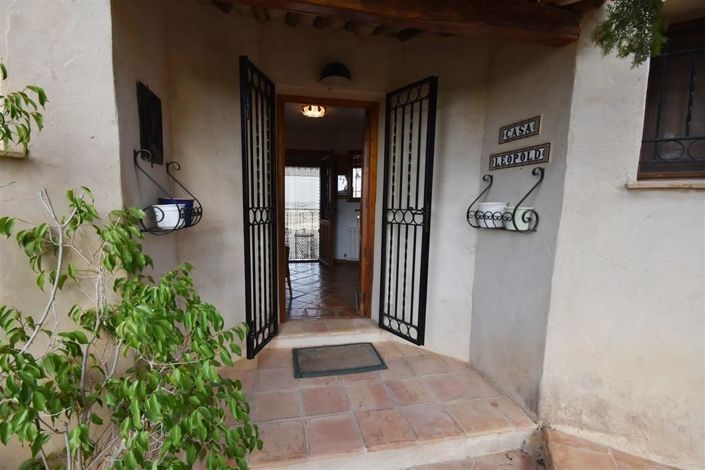 Image No.11-3 Bed Villa for sale