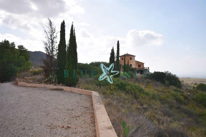Image No.3-4 Bed Villa for sale