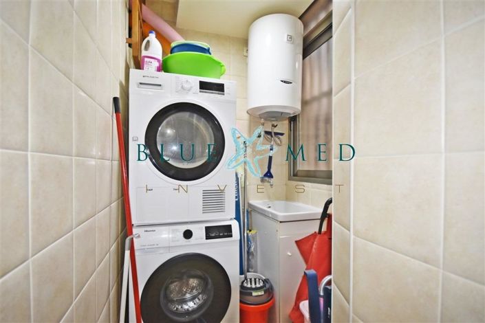 Image No.13-4 Bed Flat for sale