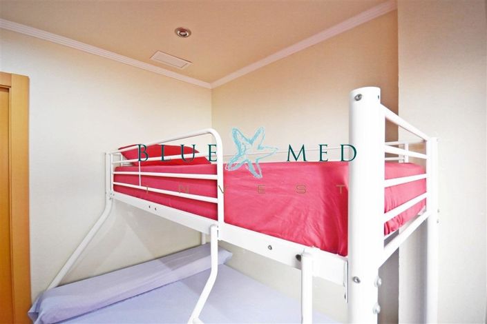 Image No.18-4 Bed Flat for sale