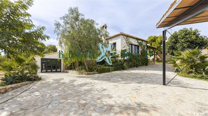 Image No.1-3 Bed Villa for sale