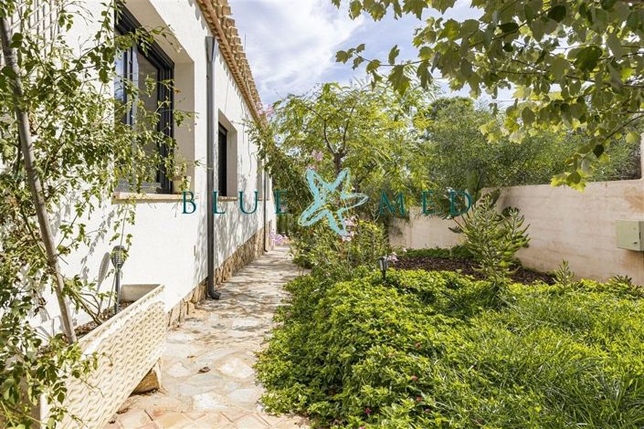 Image No.11-3 Bed Villa for sale