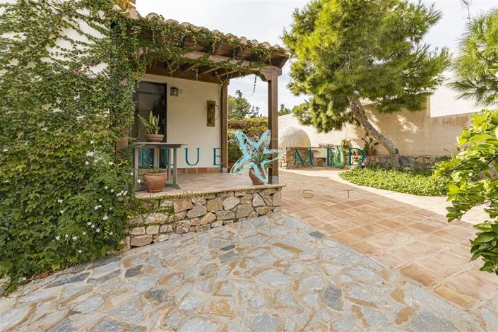 Image No.3-3 Bed Villa for sale