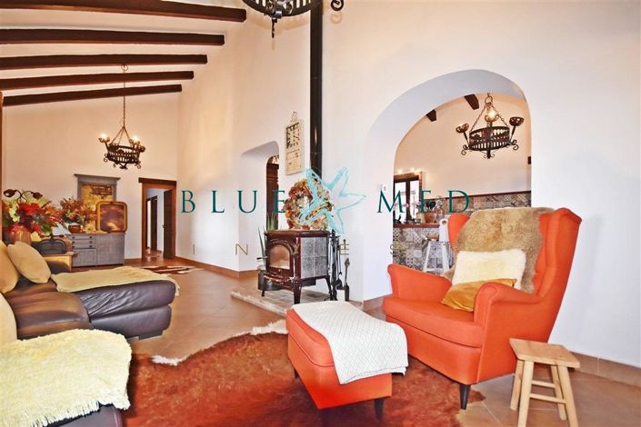 Image No.13-6 Bed Country House for sale