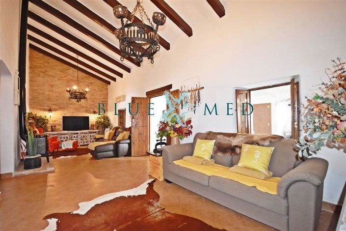 Image No.15-6 Bed Country House for sale