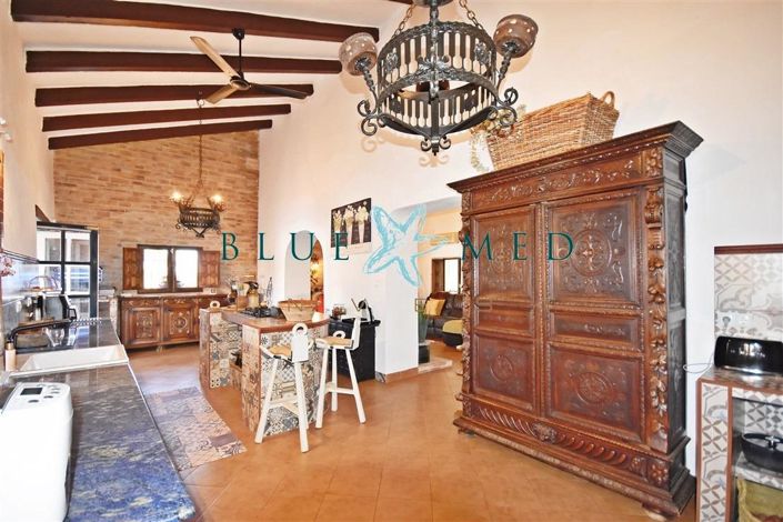 Image No.18-6 Bed Country House for sale