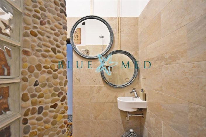 Image No.20-6 Bed Country House for sale