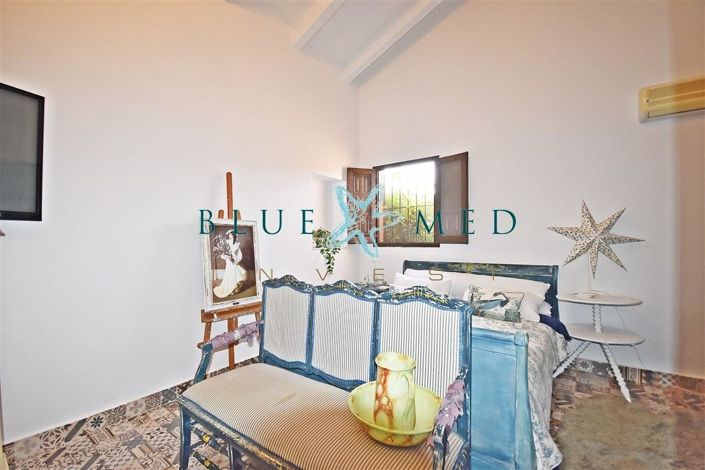 Image No.21-6 Bed Country House for sale