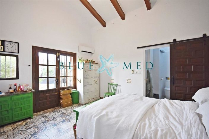 Image No.25-6 Bed Country House for sale